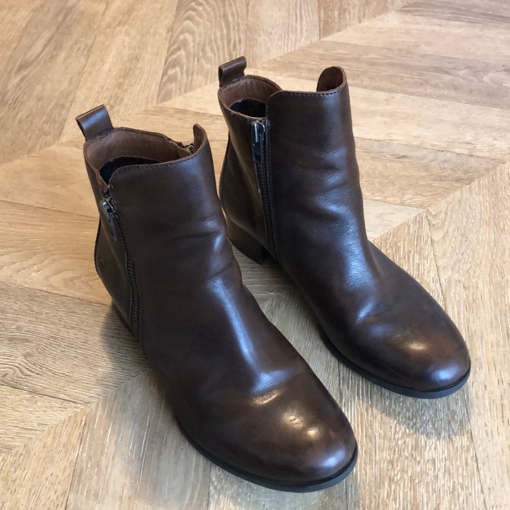 Barely worn leather flannel lined booties